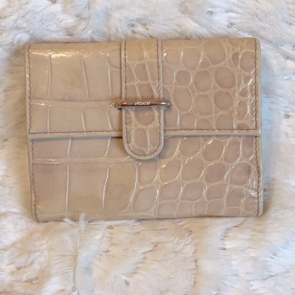 FURLA Croc Embossed Tan Ombre Leather Bifold Wallet EUC Retail $198 4”x5”